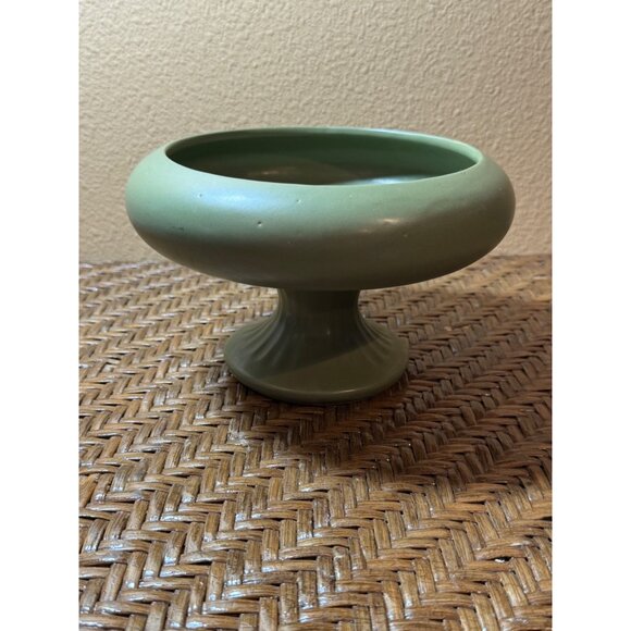 Vintage Flora Line USA 430 Pottery Chartreuse Planter Vase Mid Century Green - Picture 1 of 8